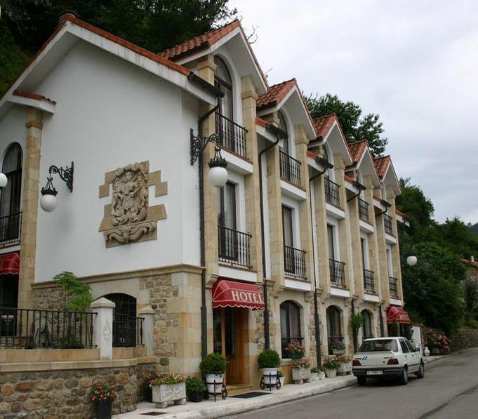 Hotel De Borlena Bagian luar foto